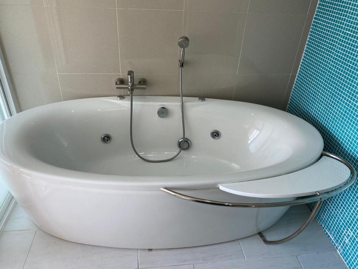 Royal Luxury Hotel Patong Dış mekan fotoğraf