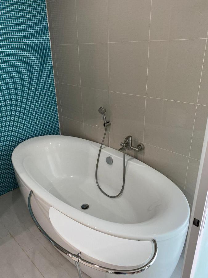 Royal Luxury Hotel Patong Dış mekan fotoğraf